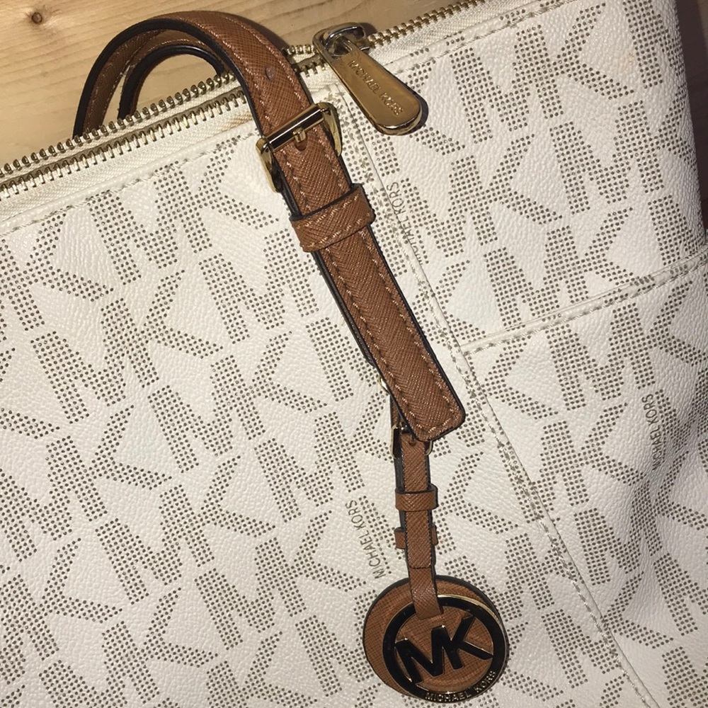 MICHAEL KORS MK JET SET TOTE VANILLA W/ DUST BAG - Picture 6 of 6